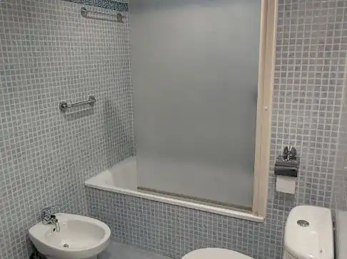 Bany de Oficina de lloguer en Málaga amb Aire condicionat, Calefacció i Terrassa