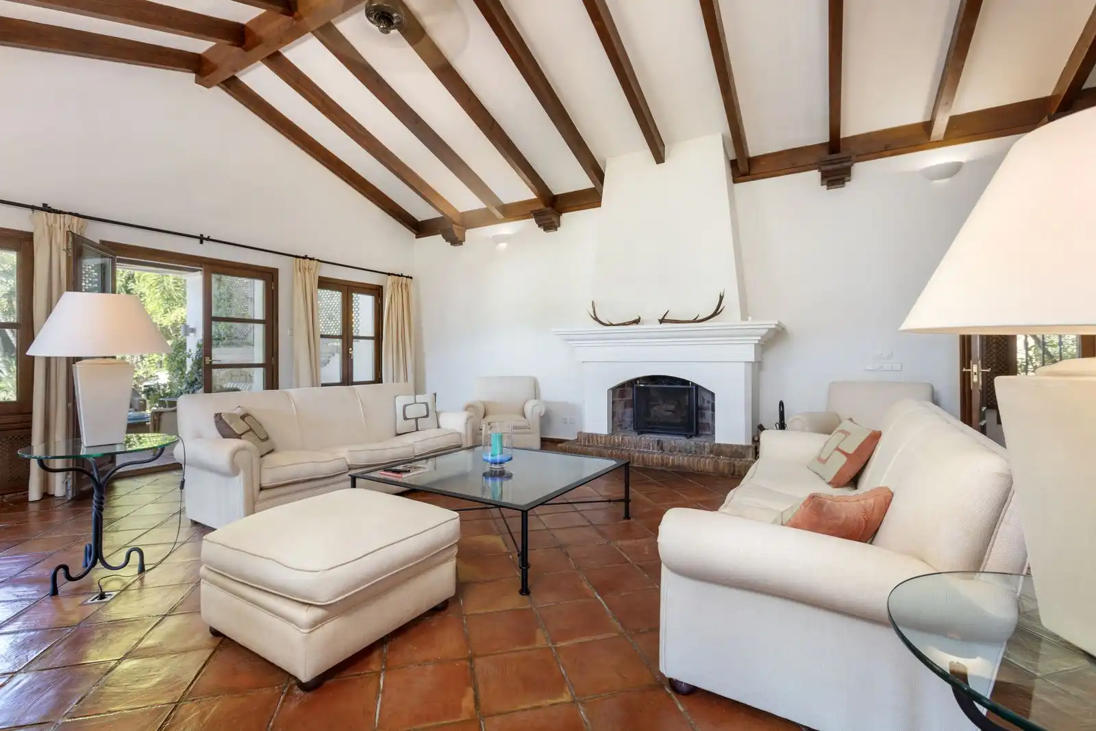 Sala de estar de Casa o chalet en venta en Igualeja con Aire acondicionado, Jardín privado y Piscina