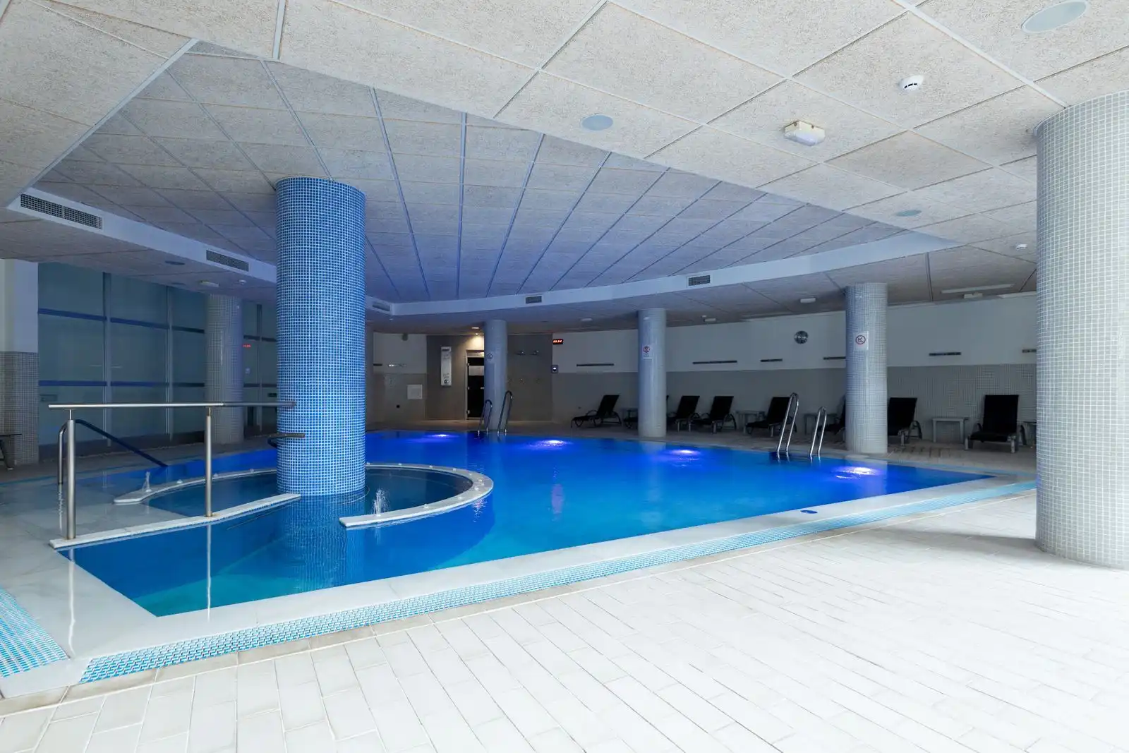 Piscina de Apartamento en venta en Estepona con Aire acondicionado, Terraza y Amueblado