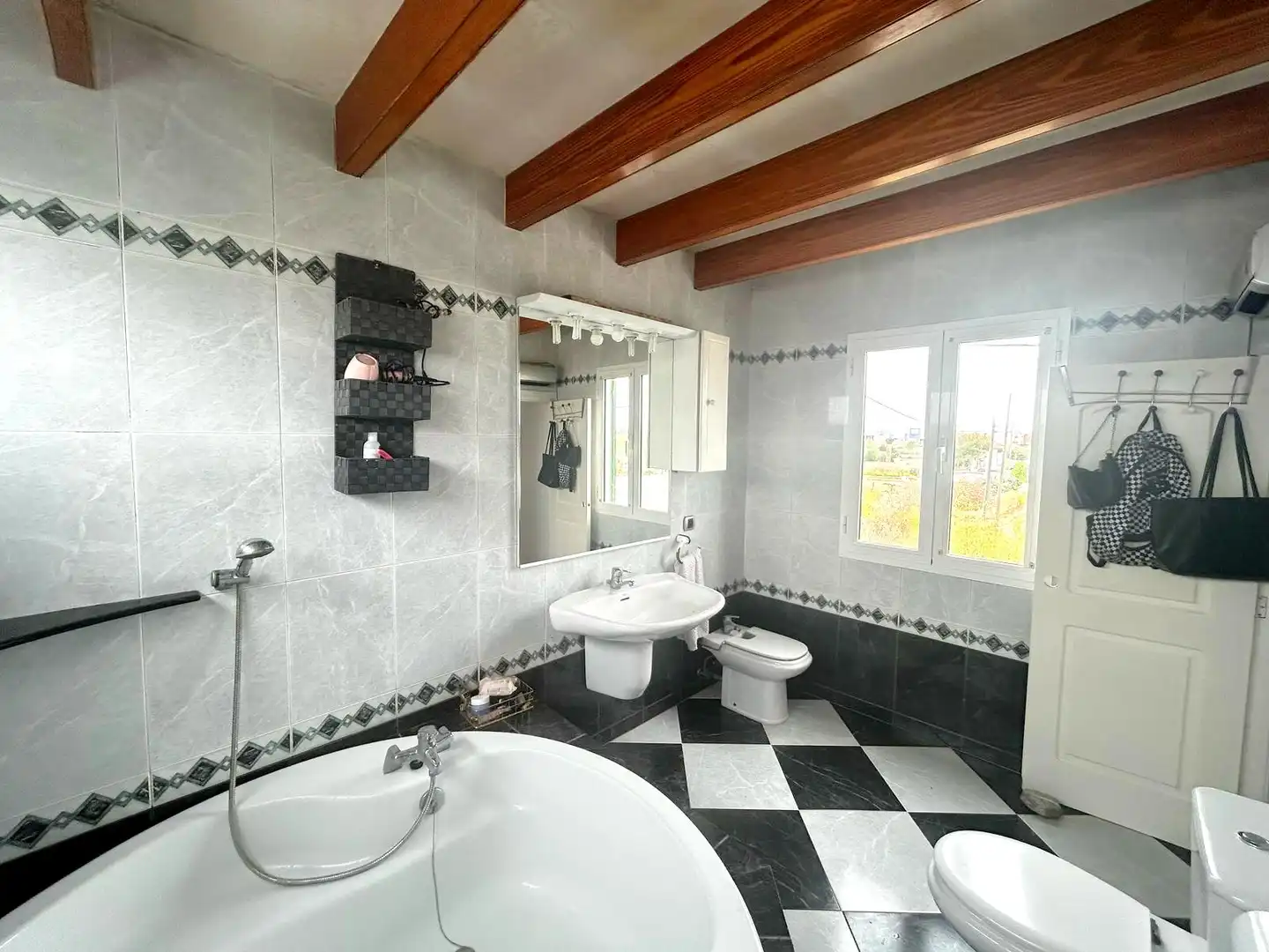 Baño de Finca rústica en venta en Ciutadella de Menorca con Jardín privado, Terraza y Trastero