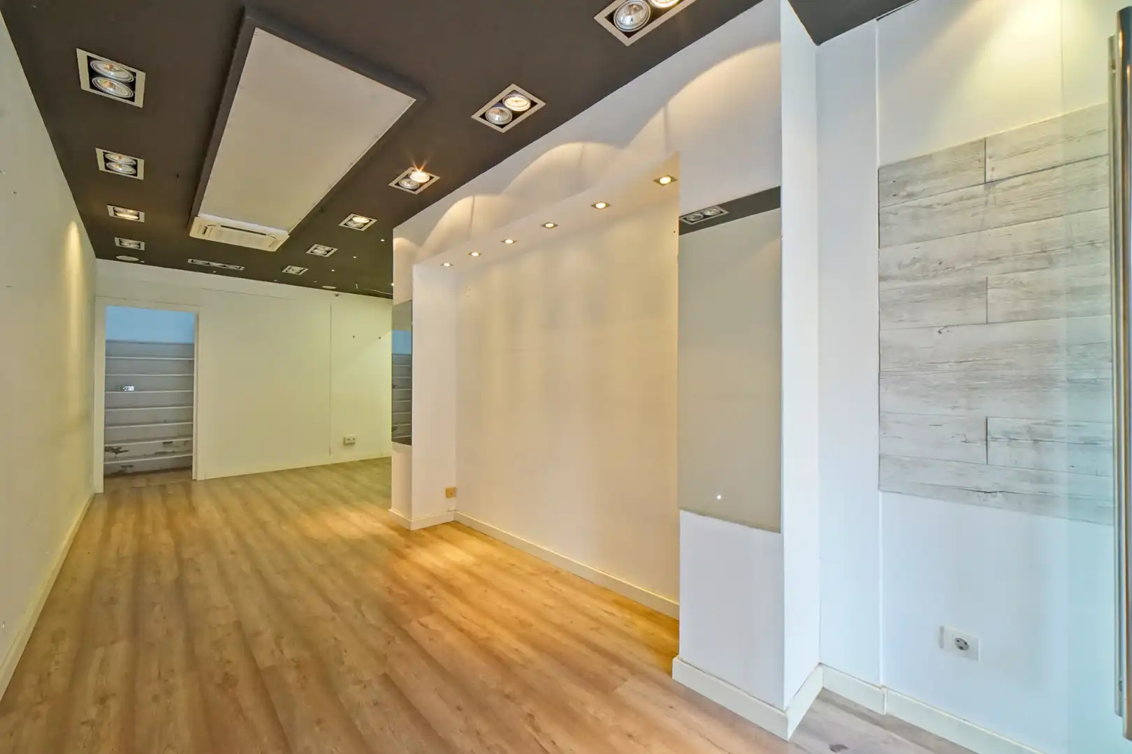 Business premises to rent in Carrer de Damià Campeny 5, imagen 3