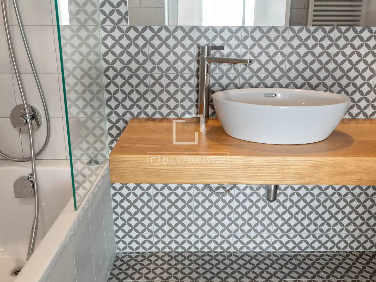 Badezimmer von Wohnung zum Verkauf in Lloret de Mar mit Klimaanlage, Terrasse und Schwimmbad