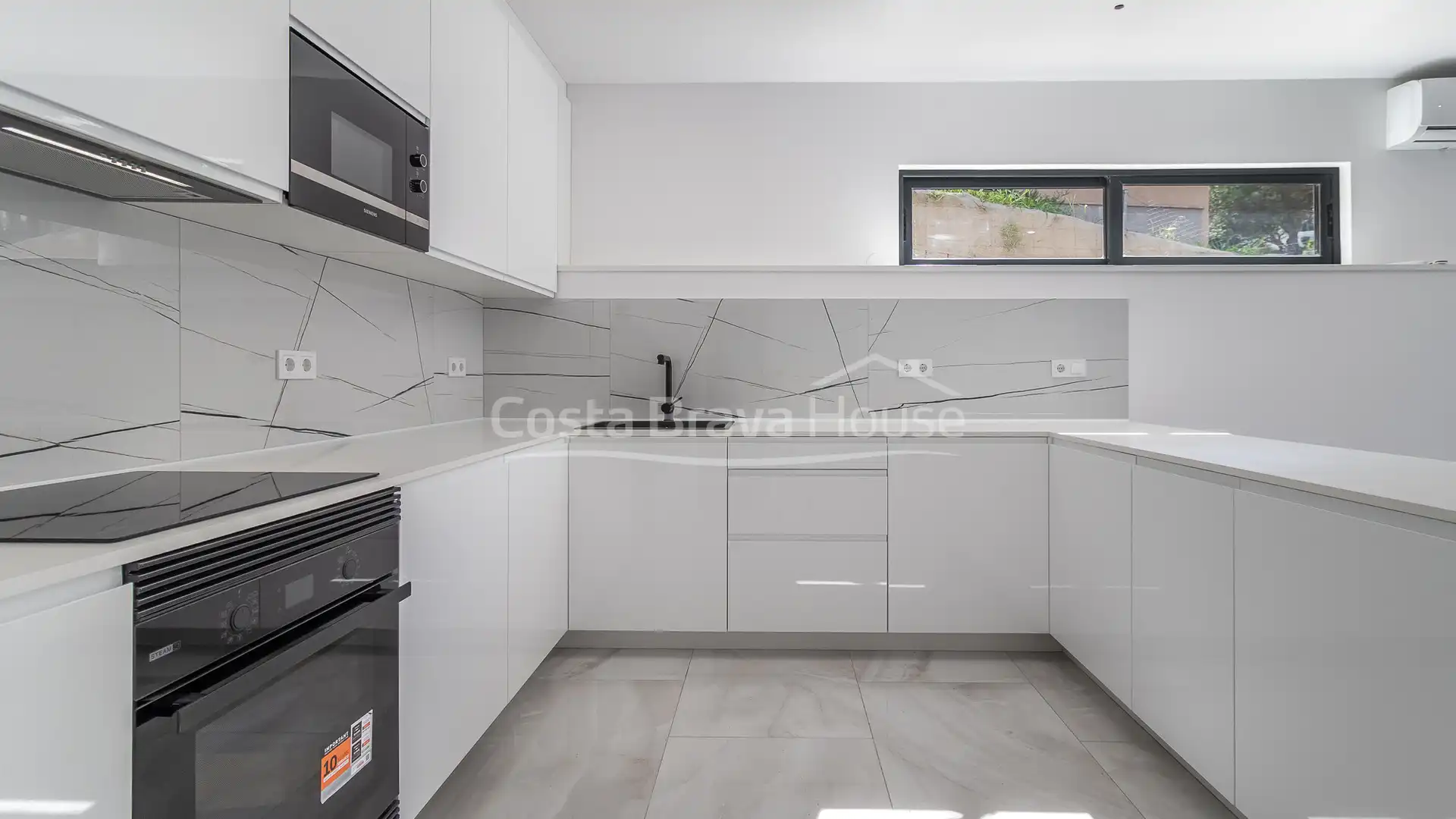 Casa con jardín en venta en Carrer de Joan Maragall, imagen 15
