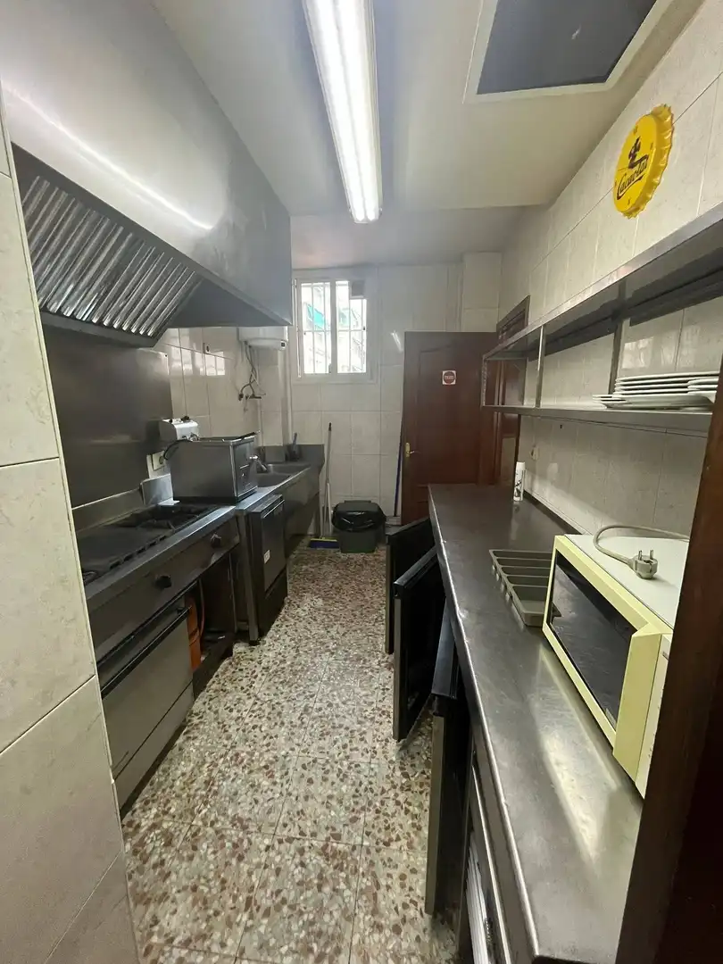 Cocina de Local en venta en Madrid con Aire acondicionado y Amueblado