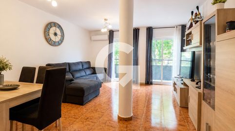 Foto 2 de Casa adosada en venta en Cl Magallanes, Avenida de Abril - 9 de Octubre, Sagunto / Sagunt