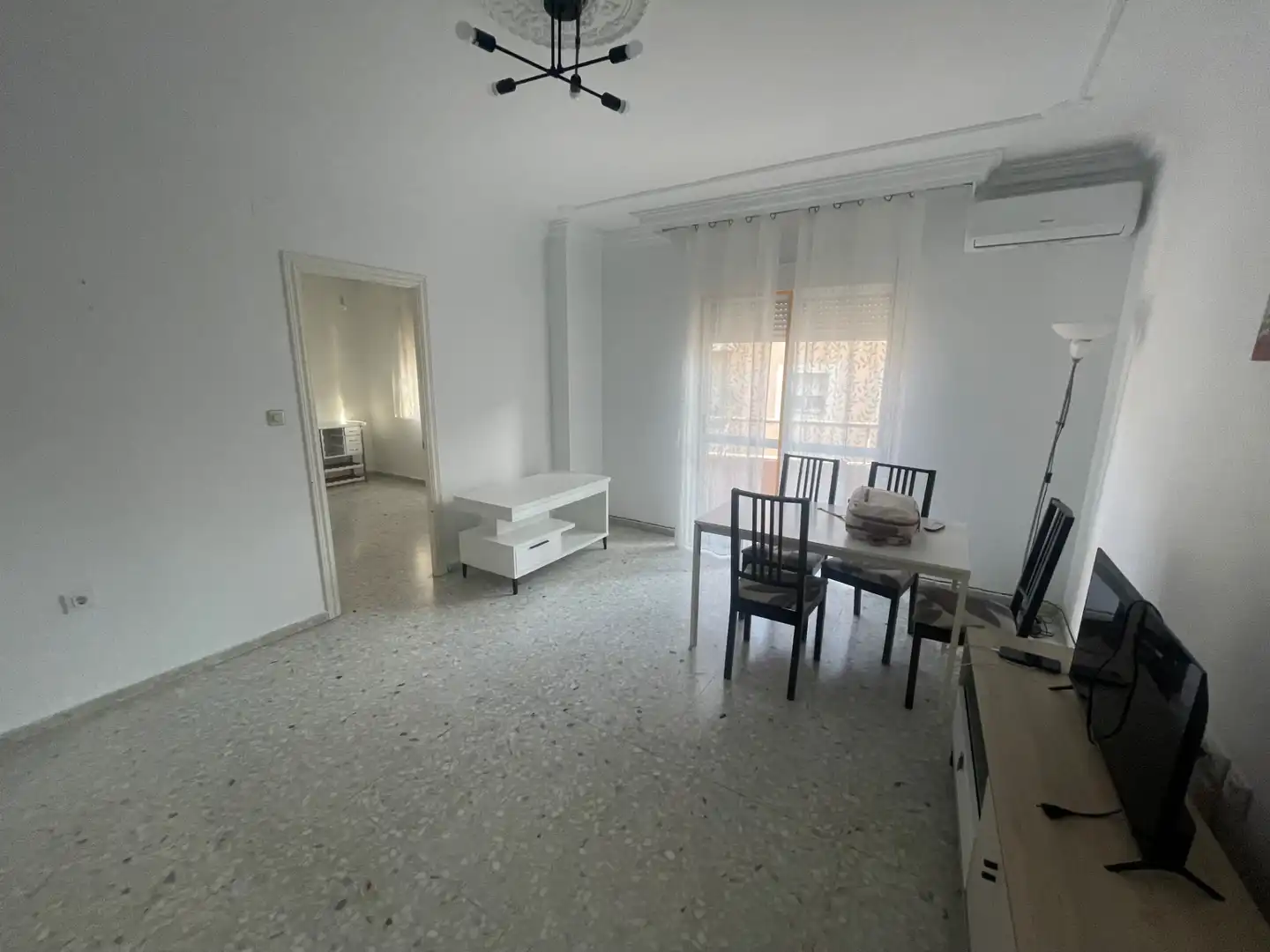 Flat with terrace for sale in Calle Venezuela, imagen 3