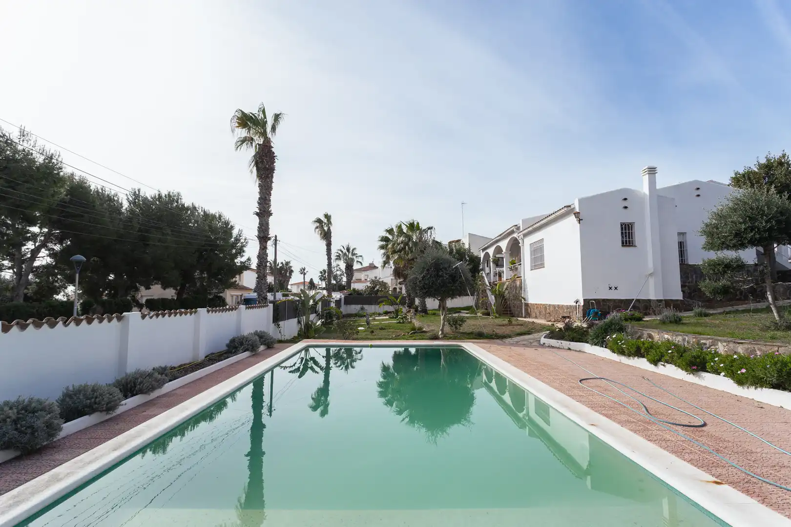 Piscina de Casa o xalet en venda en Cunit amb Aire condicionat, Calefacció i Jardí privat