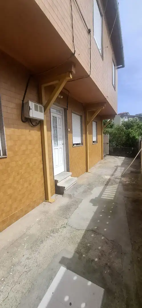Vista exterior de Casa o xalet en venda en Vigo  amb Jardí privat i Terrassa