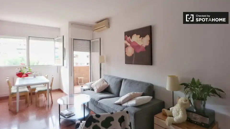 Sala de estar de Piso para compartir en Barcelona con Aire acondicionado, Calefacción y Amueblado