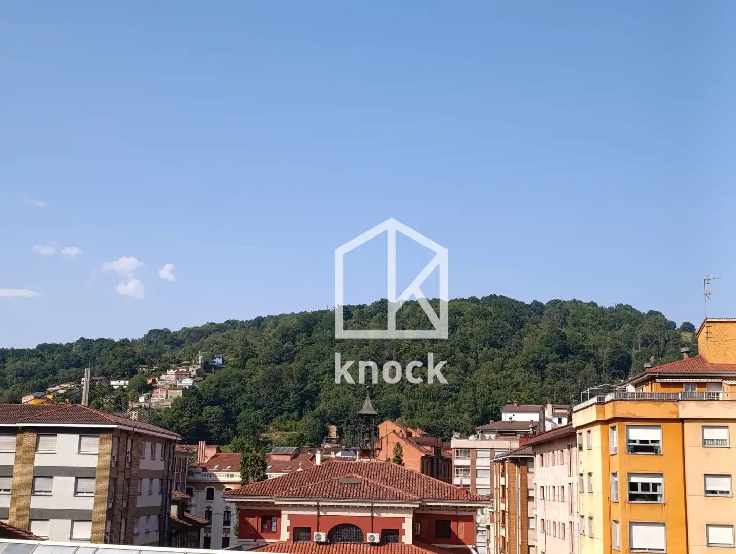 Vista exterior de Piso en venta en Langreo con Calefacción, Trastero y Amueblado