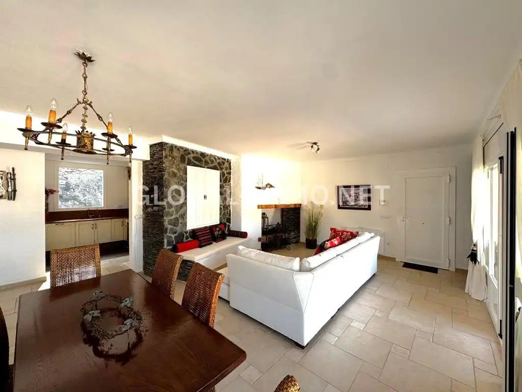 Sala d'estar de Casa o xalet en venda en Roses amb Aire condicionat, Calefacció i Terrassa