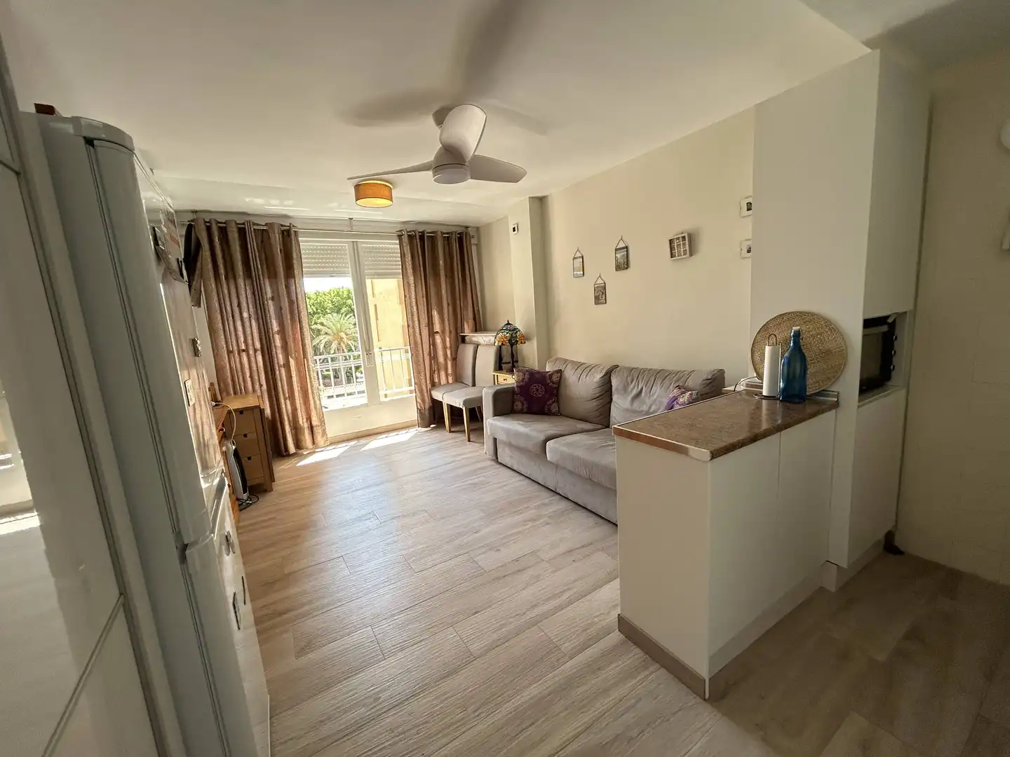 Sala de estar de Apartamento de alquiler en El Puig de Santa Maria con Amueblado y Piscina comunitaria