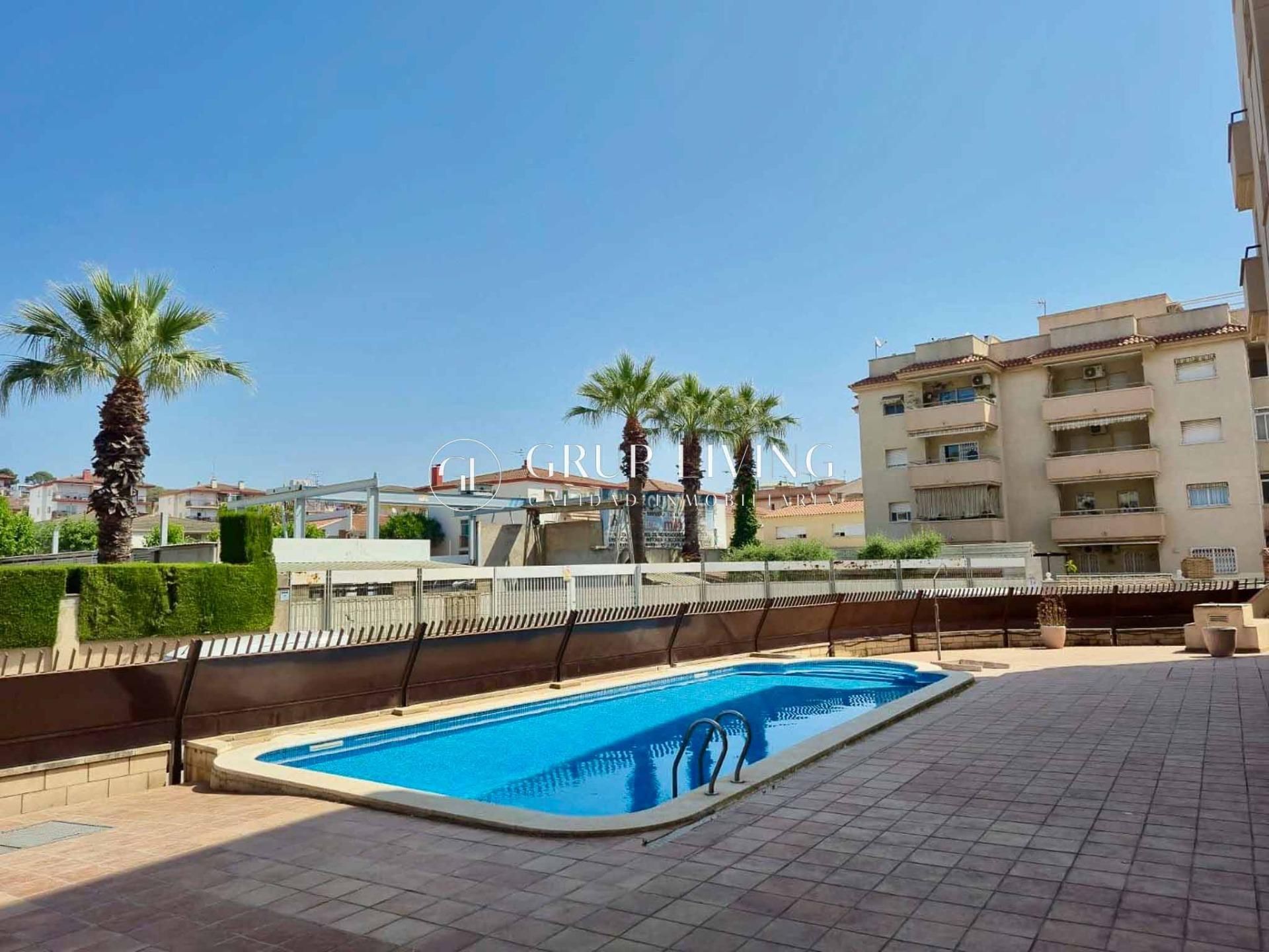 Swimming pool of Flat for sale in Cunit  with Private garden, Terrace and Balcony