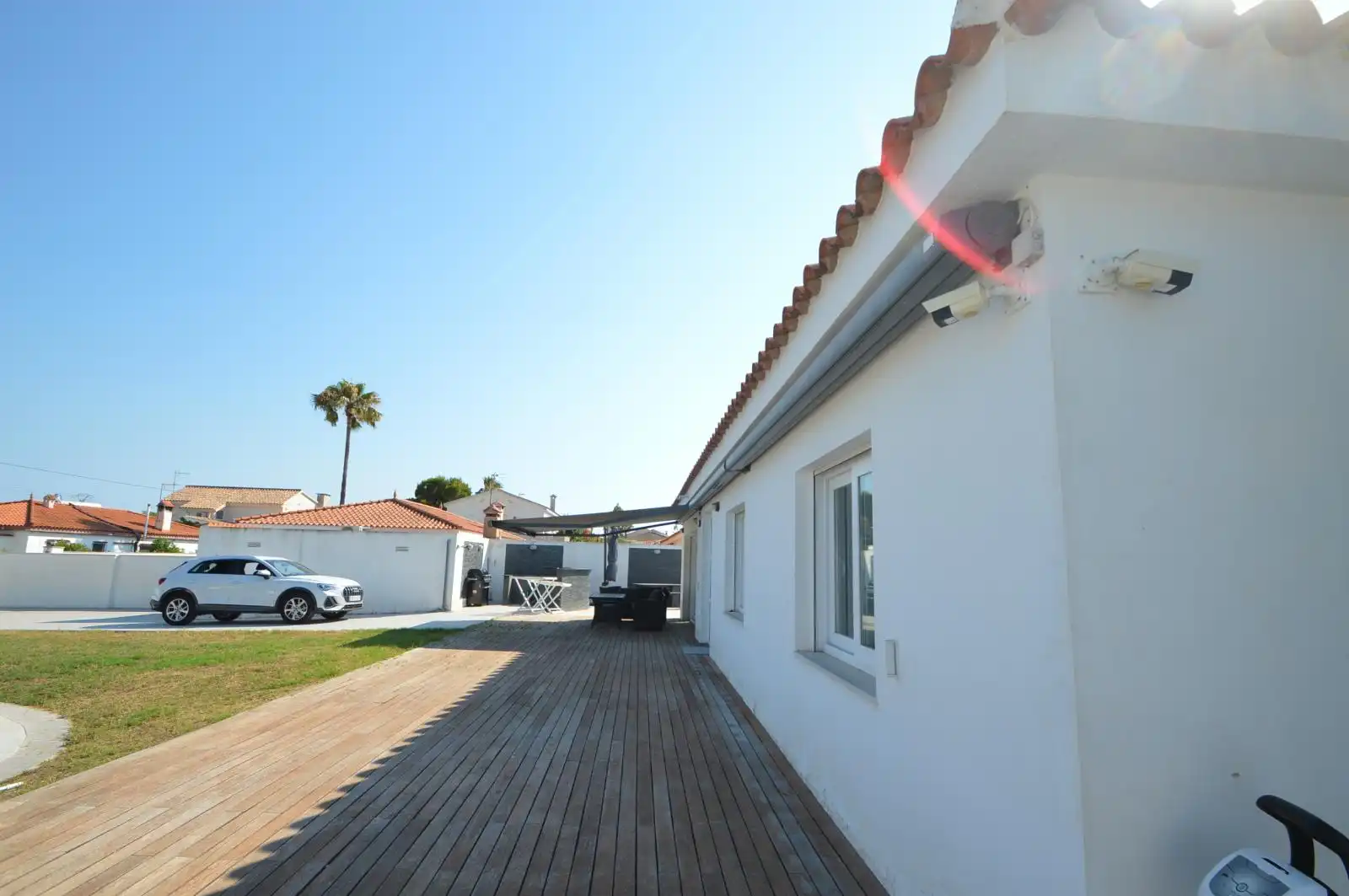 Vista exterior de Casa o xalet en venda en Vinaròs amb Aire condicionat, Calefacció i Jardí privat
