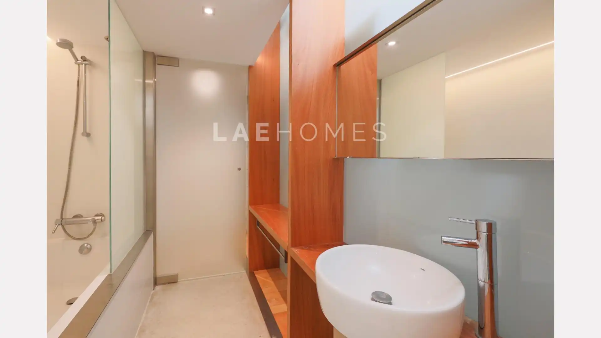 Baño de Casa o chalet en venta en Sant Cugat del Vallès con Aire acondicionado, Calefacción y Jardín privado