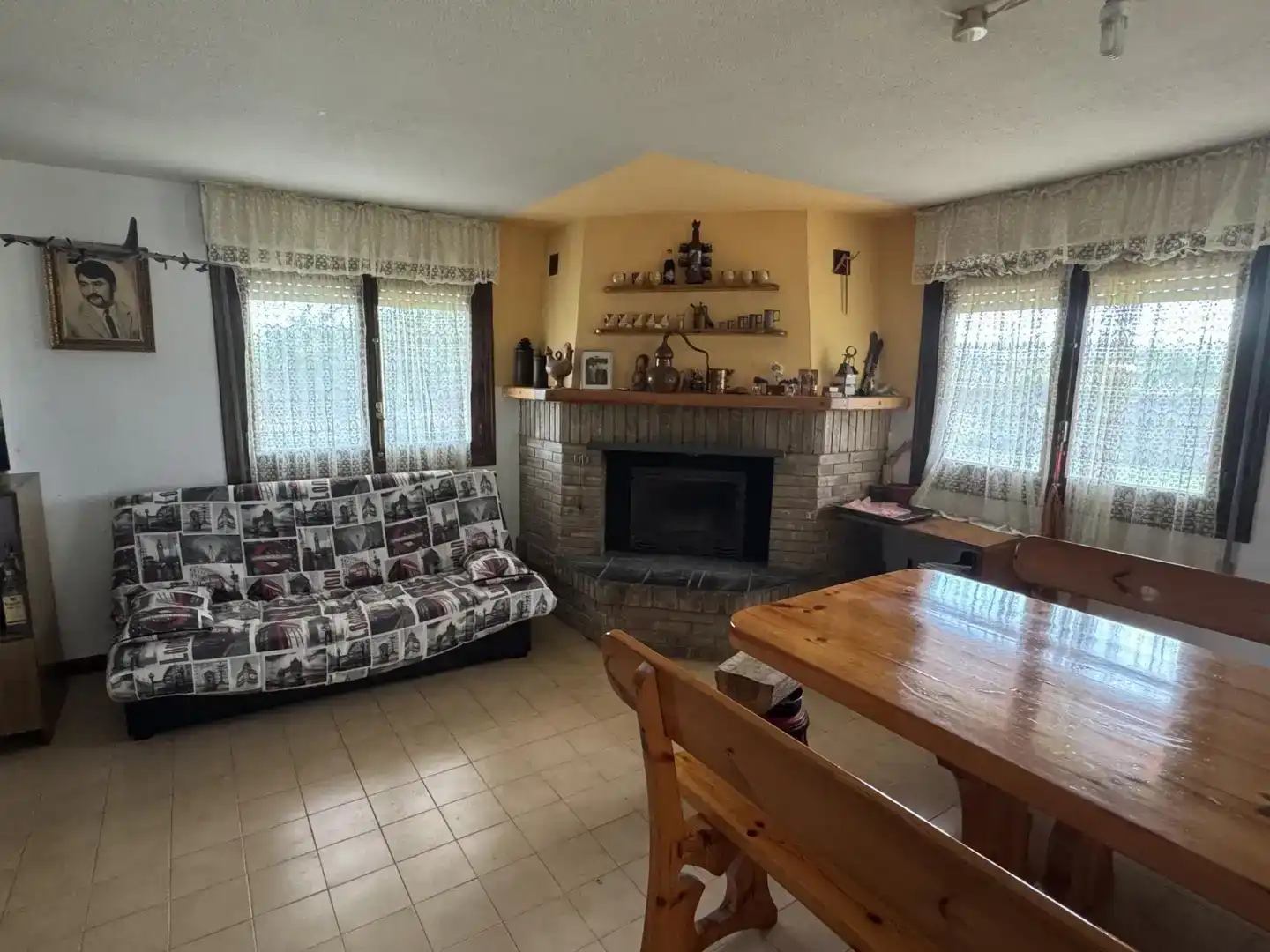 Sala d'estar de Finca rústica en venda en Lodosa amb Jardí privat, Piscina i Moblat