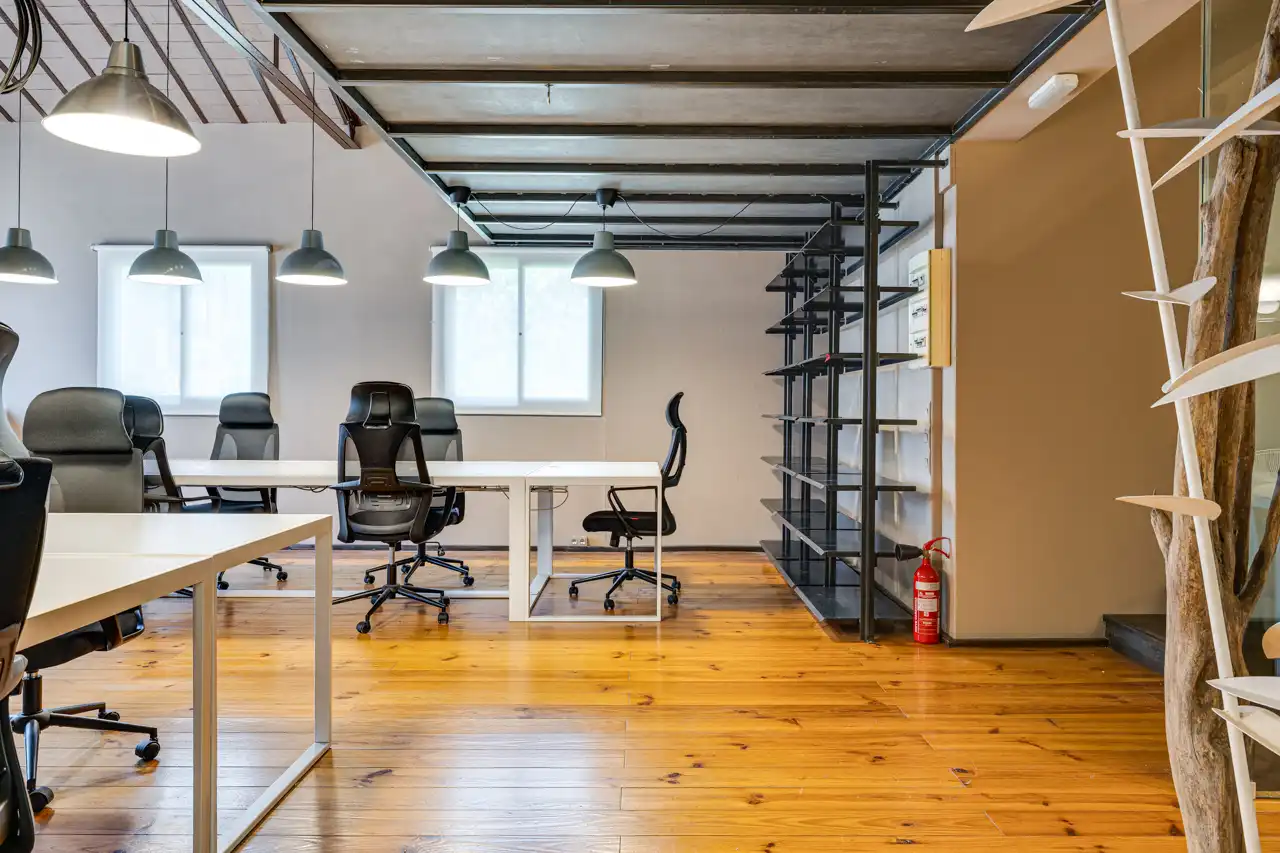 Büro zur Miete in Barcelona mit Klimaanlage, Heizung und Terrasse