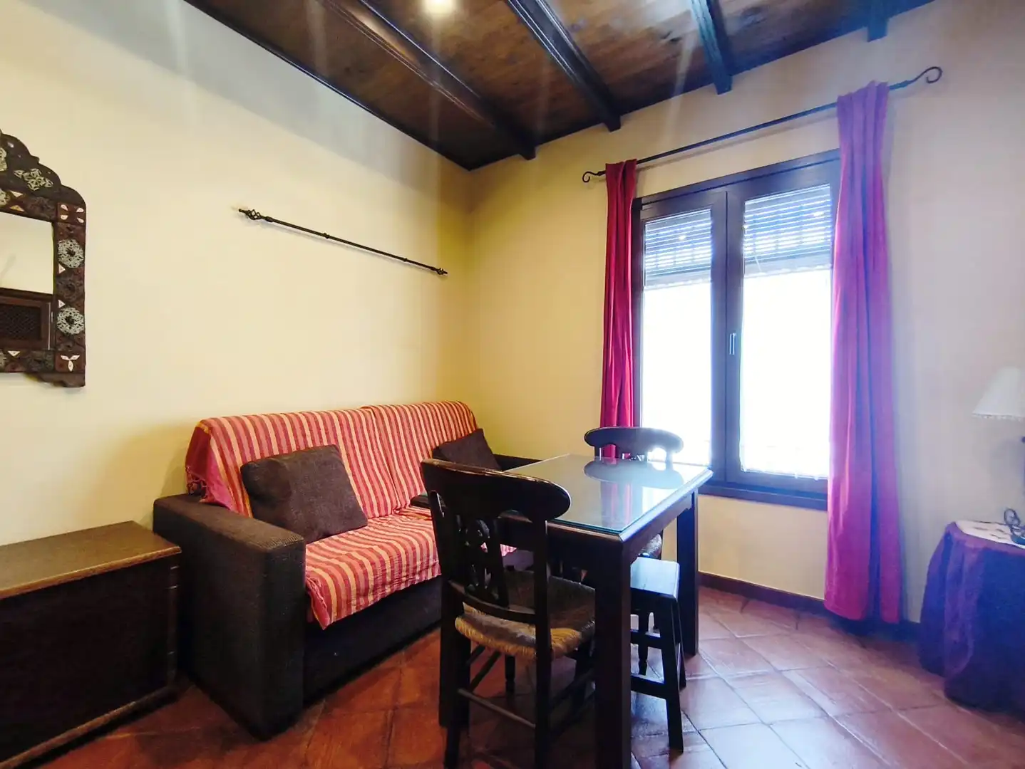 Sala d'estar de Apartament en venda en Cazalla de la Sierra amb Aire condicionat, Calefacció i Moblat