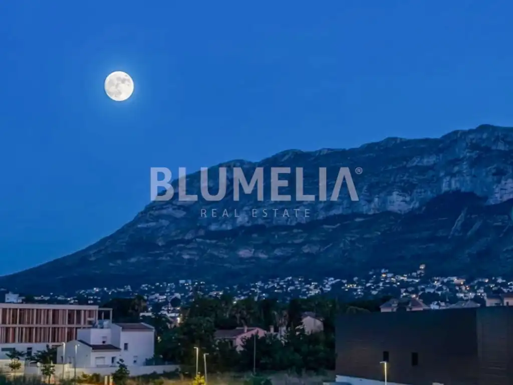Vista exterior de Apartament en venda en Dénia amb Aire condicionat, Calefacció i Jardí privat