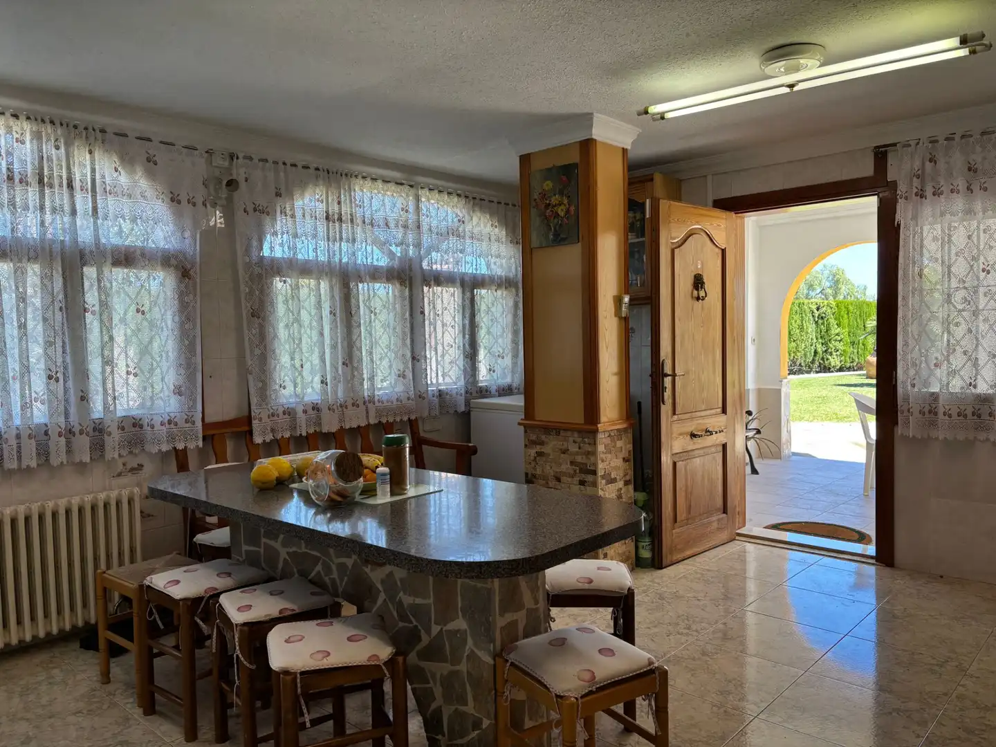 Cuina de Casa o xalet en venda en Elche / Elx amb Aire condicionat, Calefacció i Jardí privat
