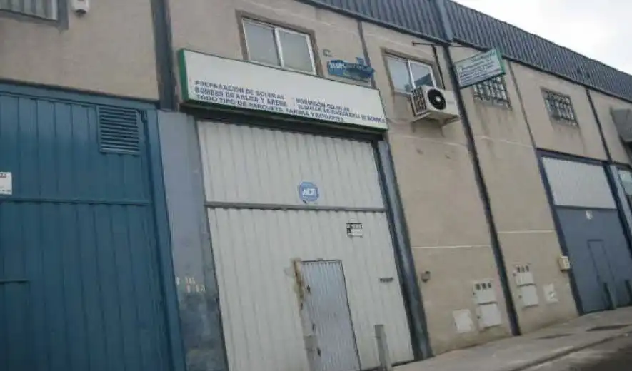 Industrial building for sale in Calle del Cincel 5, imagen 2