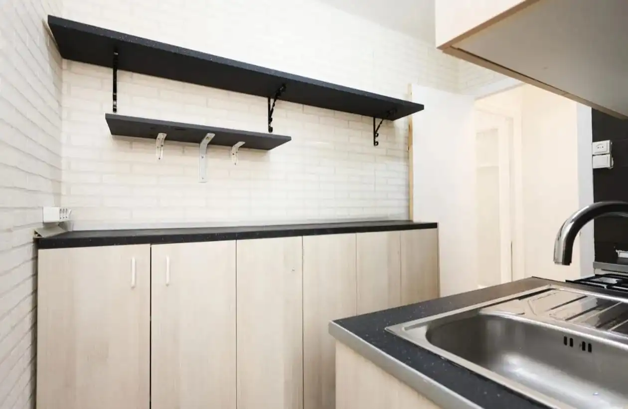 Cocina de Piso en venta en L'Hospitalet de Llobregat con Terraza y Balcón