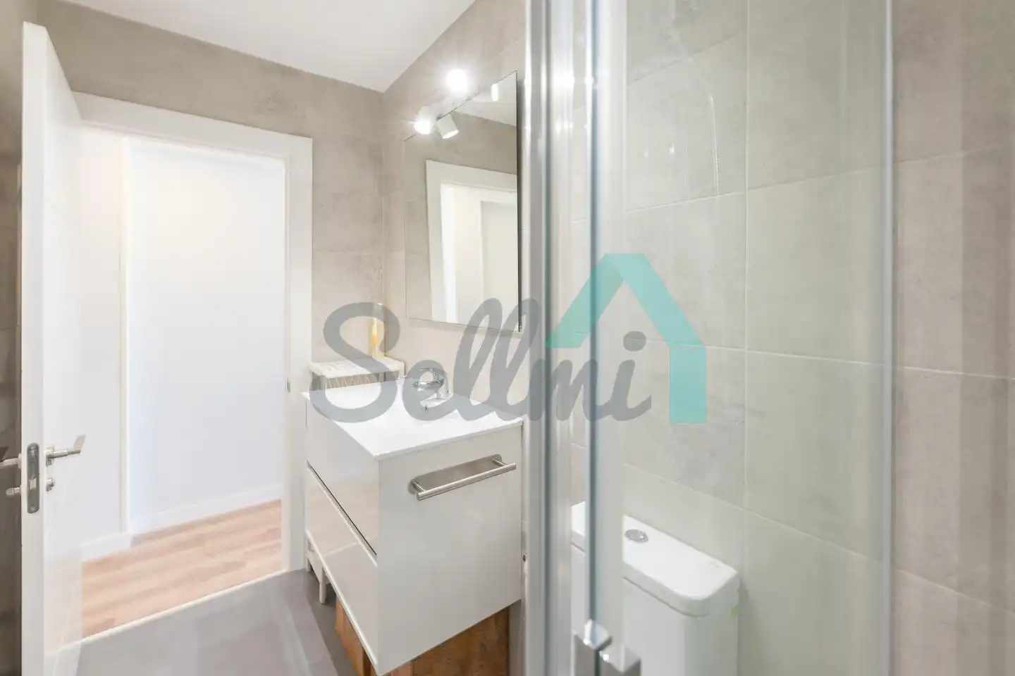 Bathroom of Flat for rent in Gijón   with Heating and Furnished
