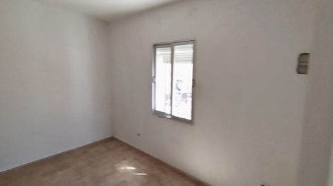 Foto 2 de Casa adosada en venta en Madroño, Arrayanes, Linares
