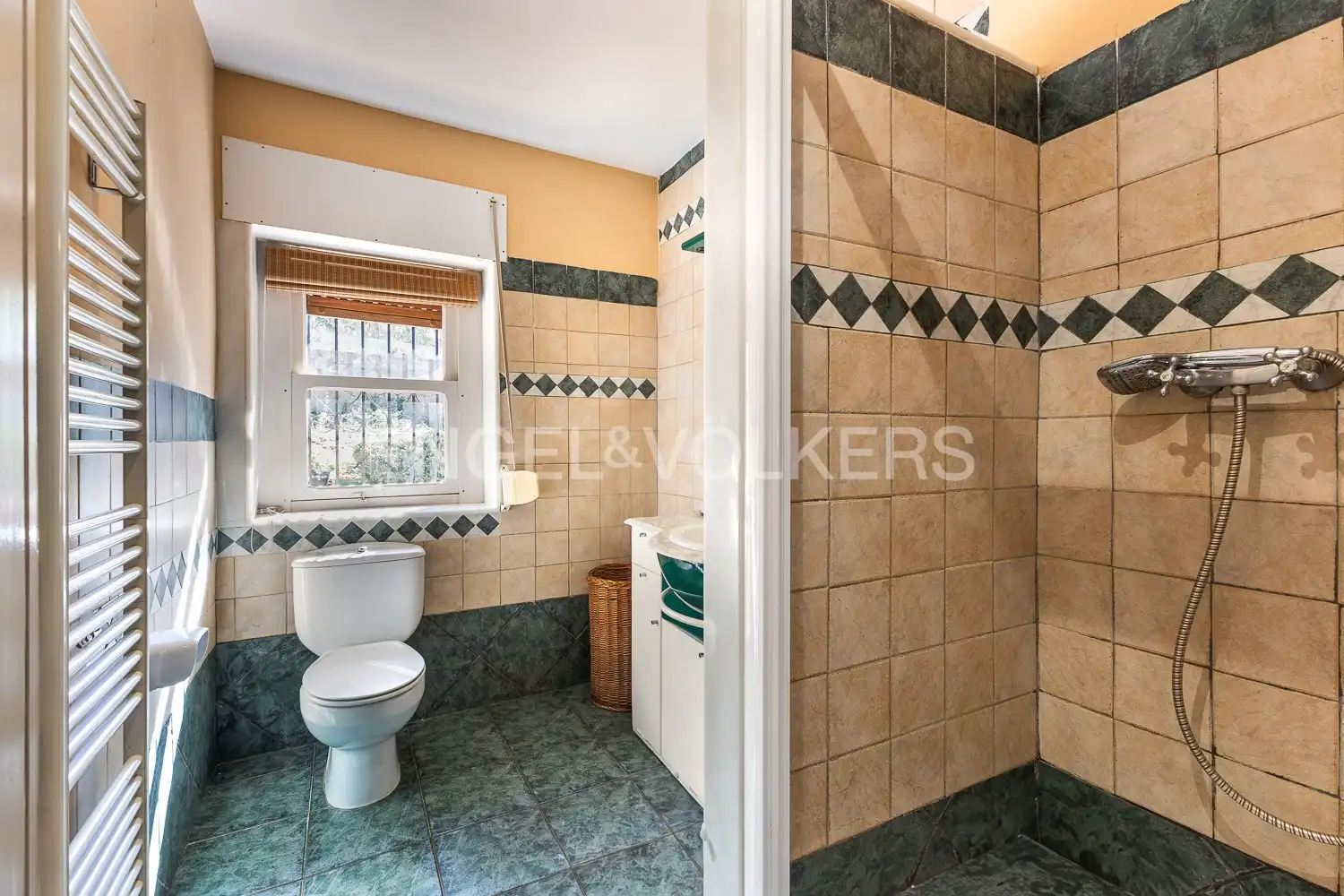 Bathroom of Houses for sale in Dénia  with Air Conditioner, Heating and Private garden