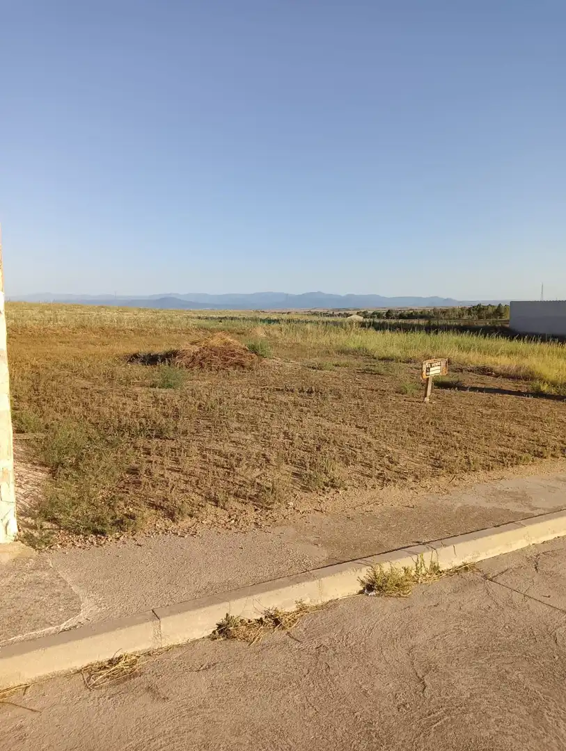 Lands and plots for sale in Novés