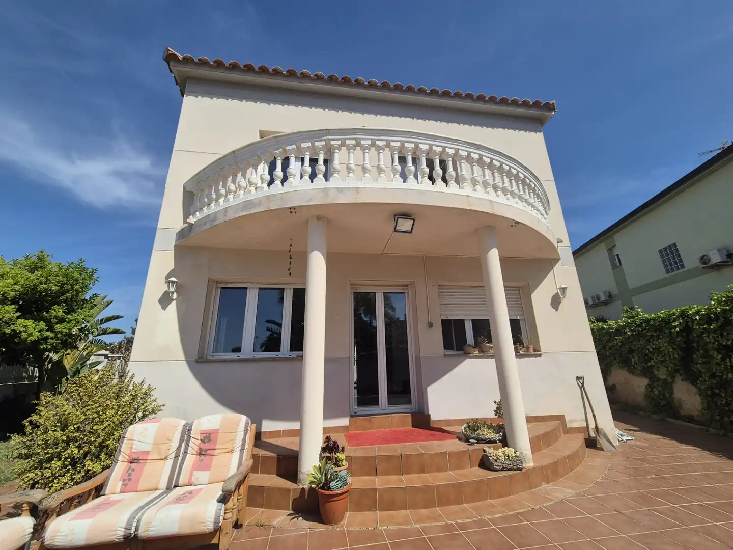 Außenansicht von Haus oder Chalet zum Verkauf in Roda de Berà mit Heizung, Privatgarten und Terrasse