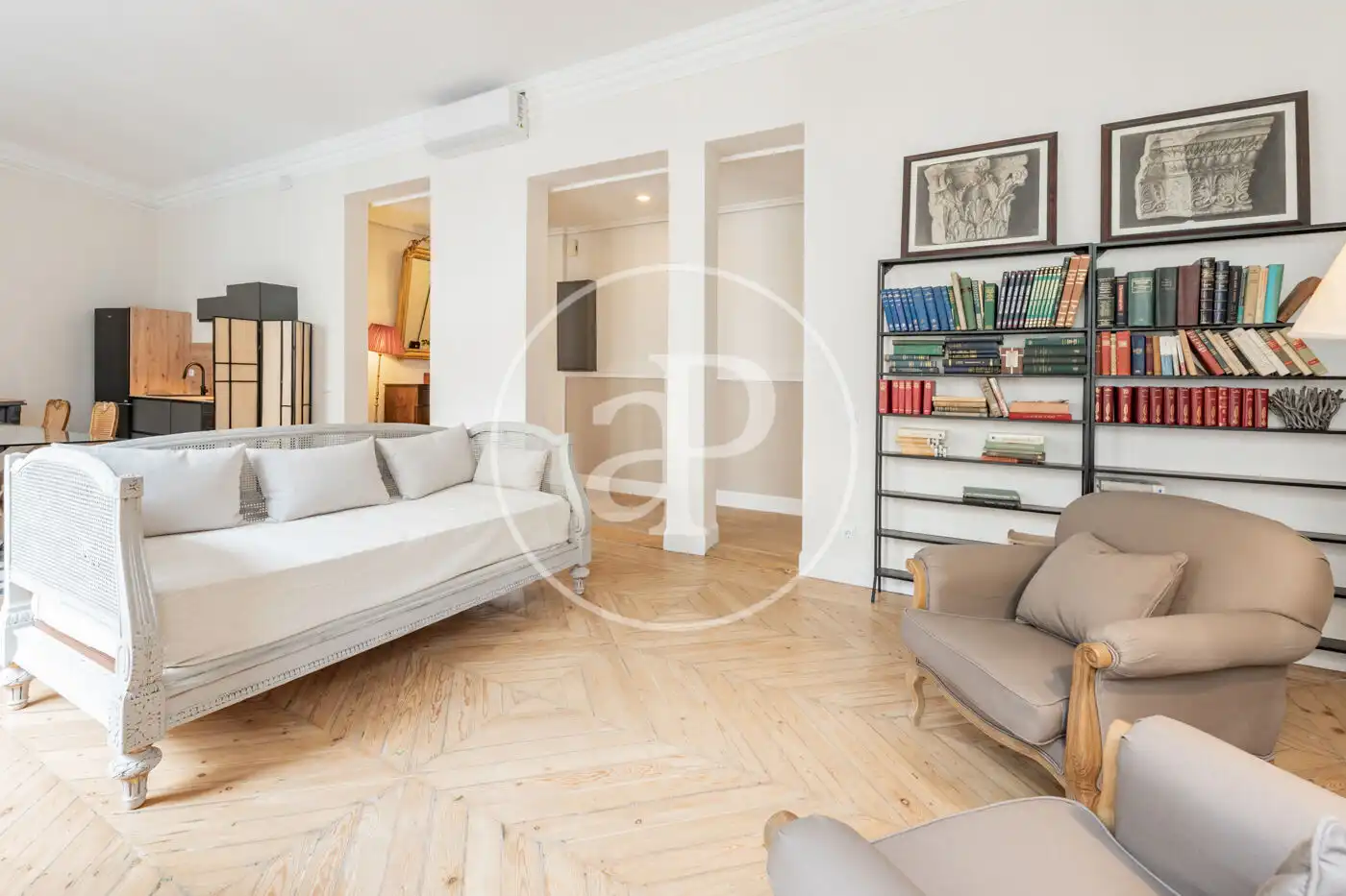 Sala d'estar de Pis en venda en Madrid amb Aire condicionat, Calefacció i Balcó