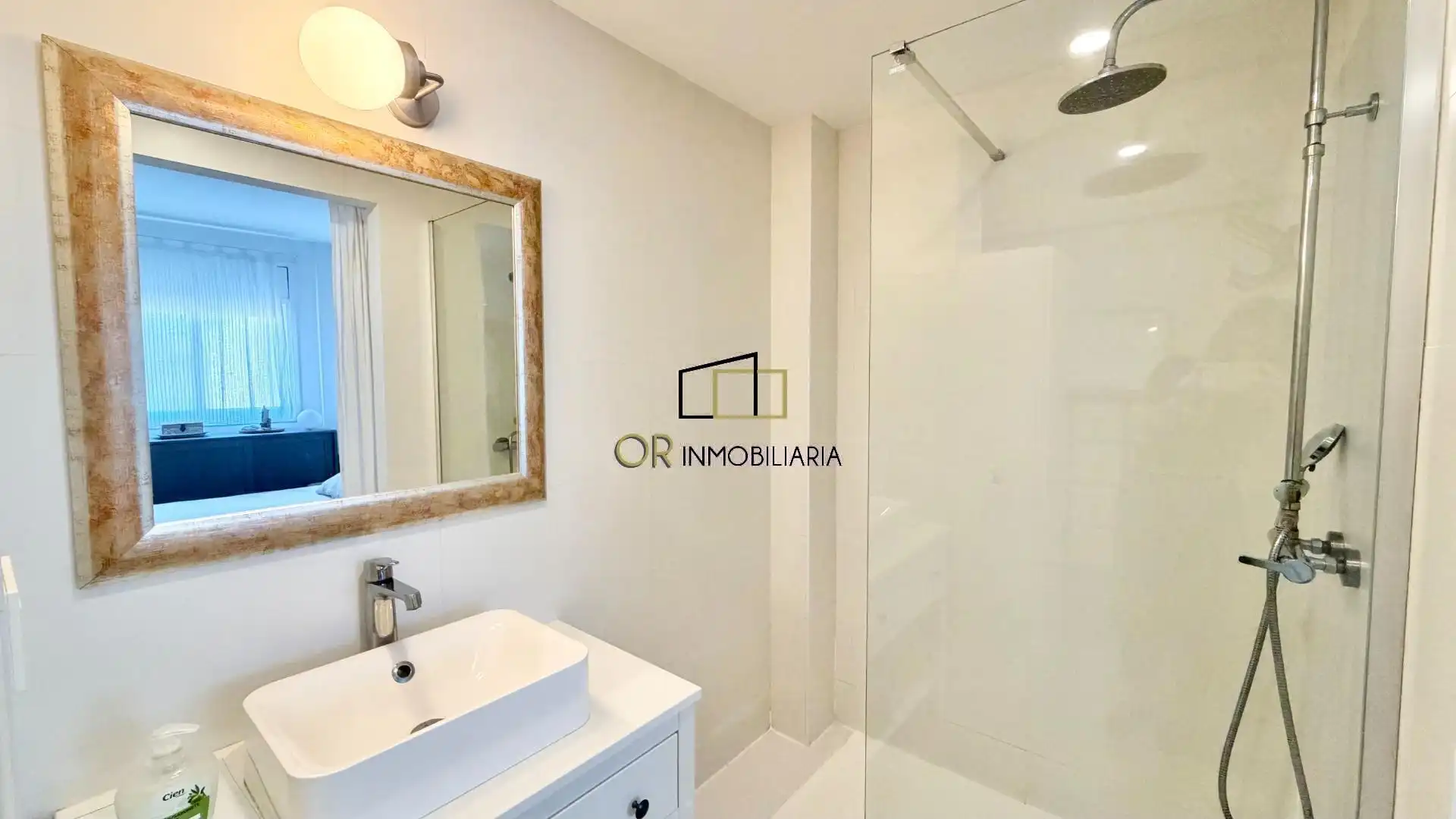 Baño de Piso en venta en Vilanova i la Geltrú con Calefacción, Parquet y Terraza