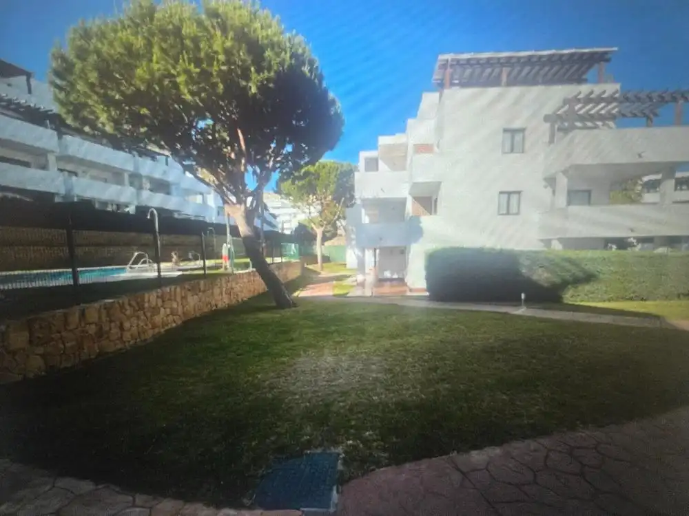 Piso con piscina en venta en Calahonda, imagen 3