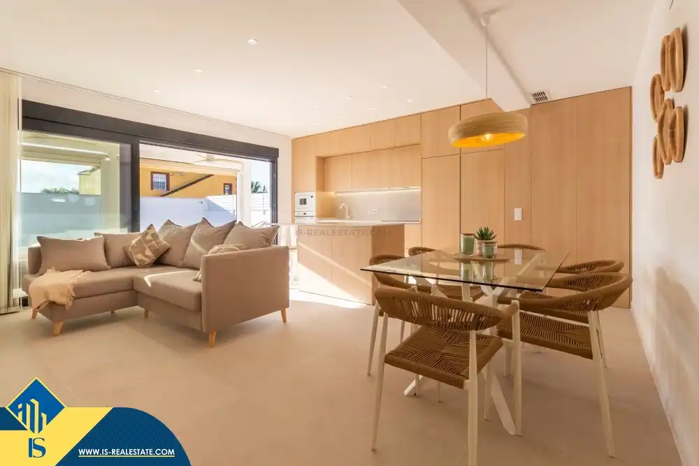 Chalet con piscina en venta en Zona Carrefour - Urbanizaciones, imagen 9