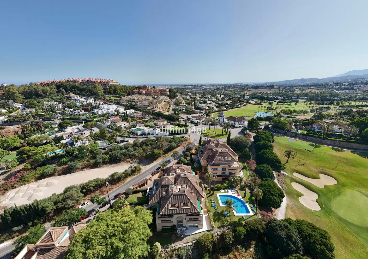 Vista exterior de Ático en venta en Marbella con Aire acondicionado, Trastero y Amueblado