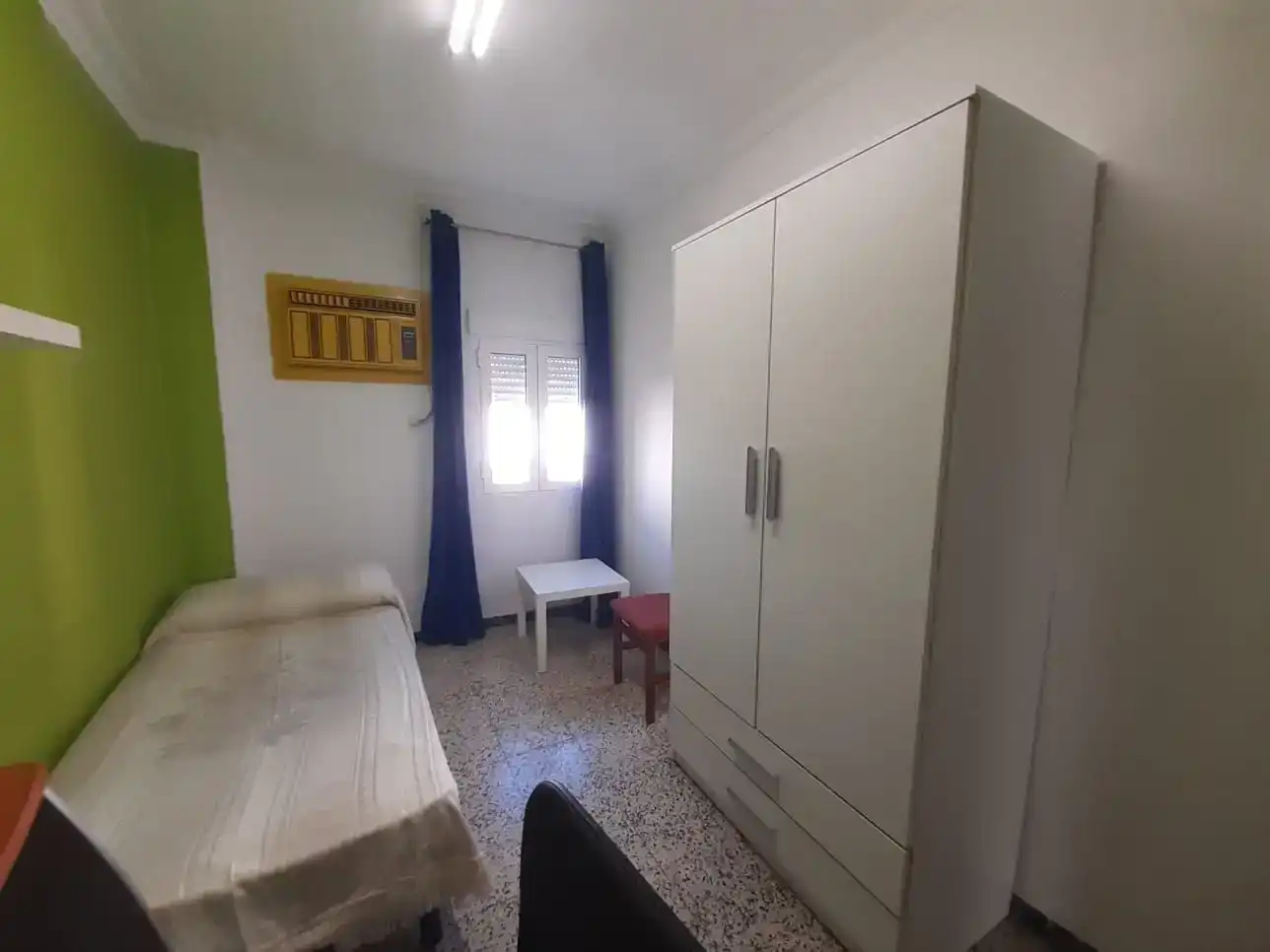 Habitación de Piso de alquiler en Sevilla con Aire acondicionado, Amueblado y Balcón