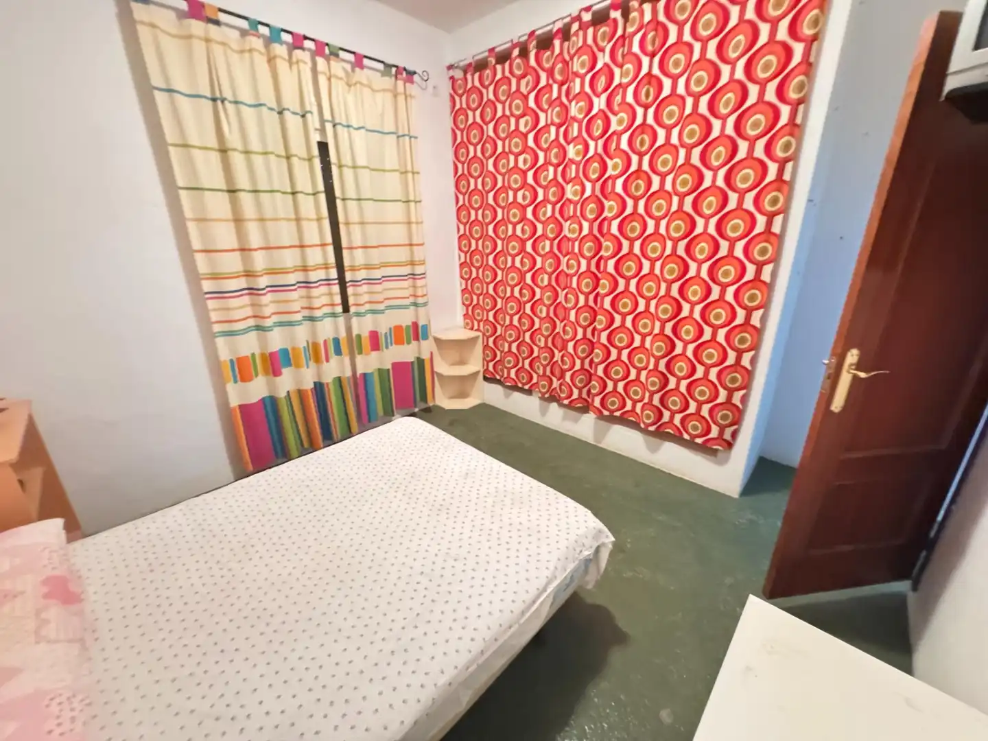 Habitación de Casa o chalet en venta en Los Palacios y Villafranca con Jardín privado, Trastero y Piscina
