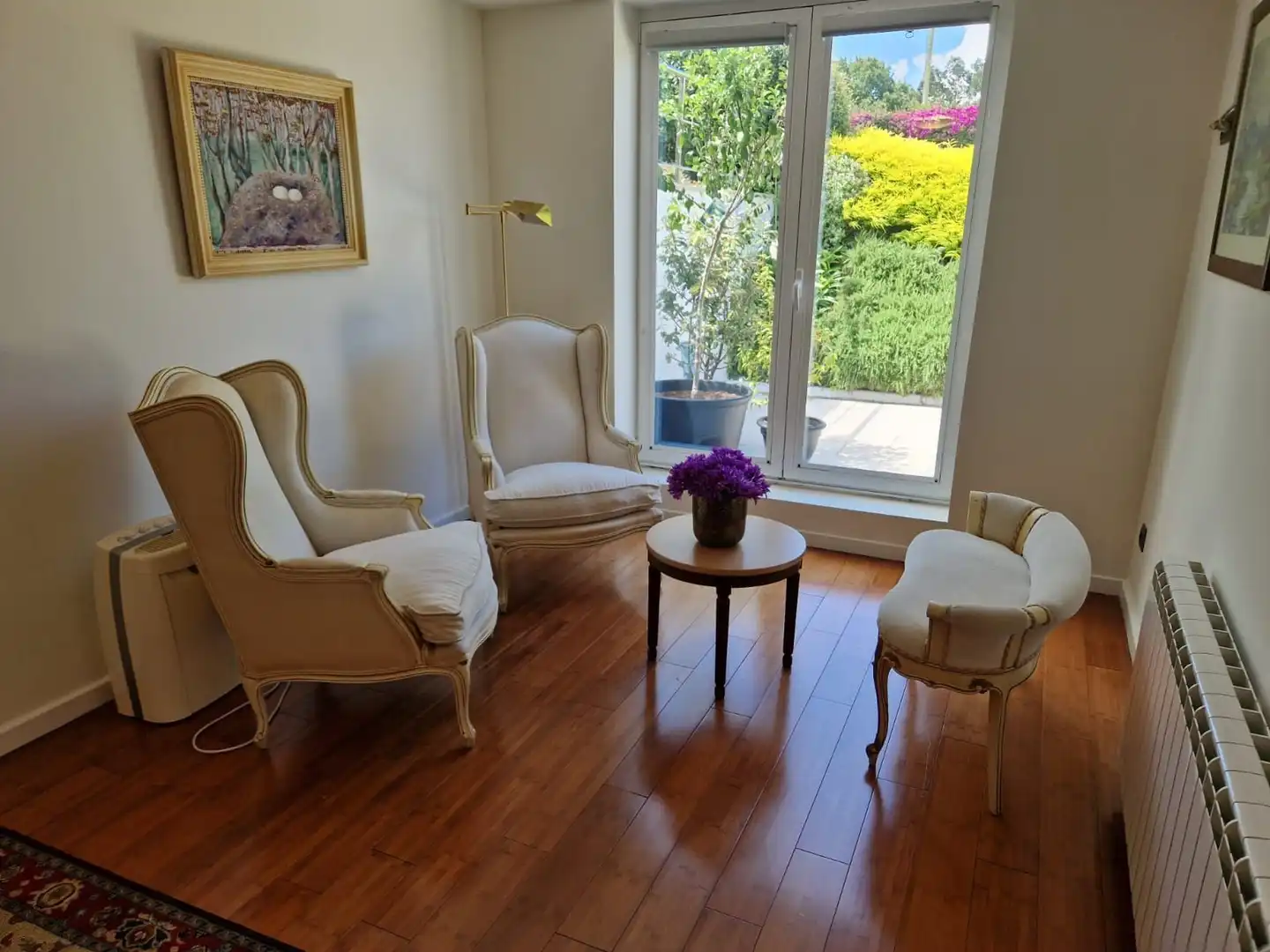 Sala d'estar de Casa o xalet en venda en Oleiros amb Calefacció, Jardí privat i Terrassa
