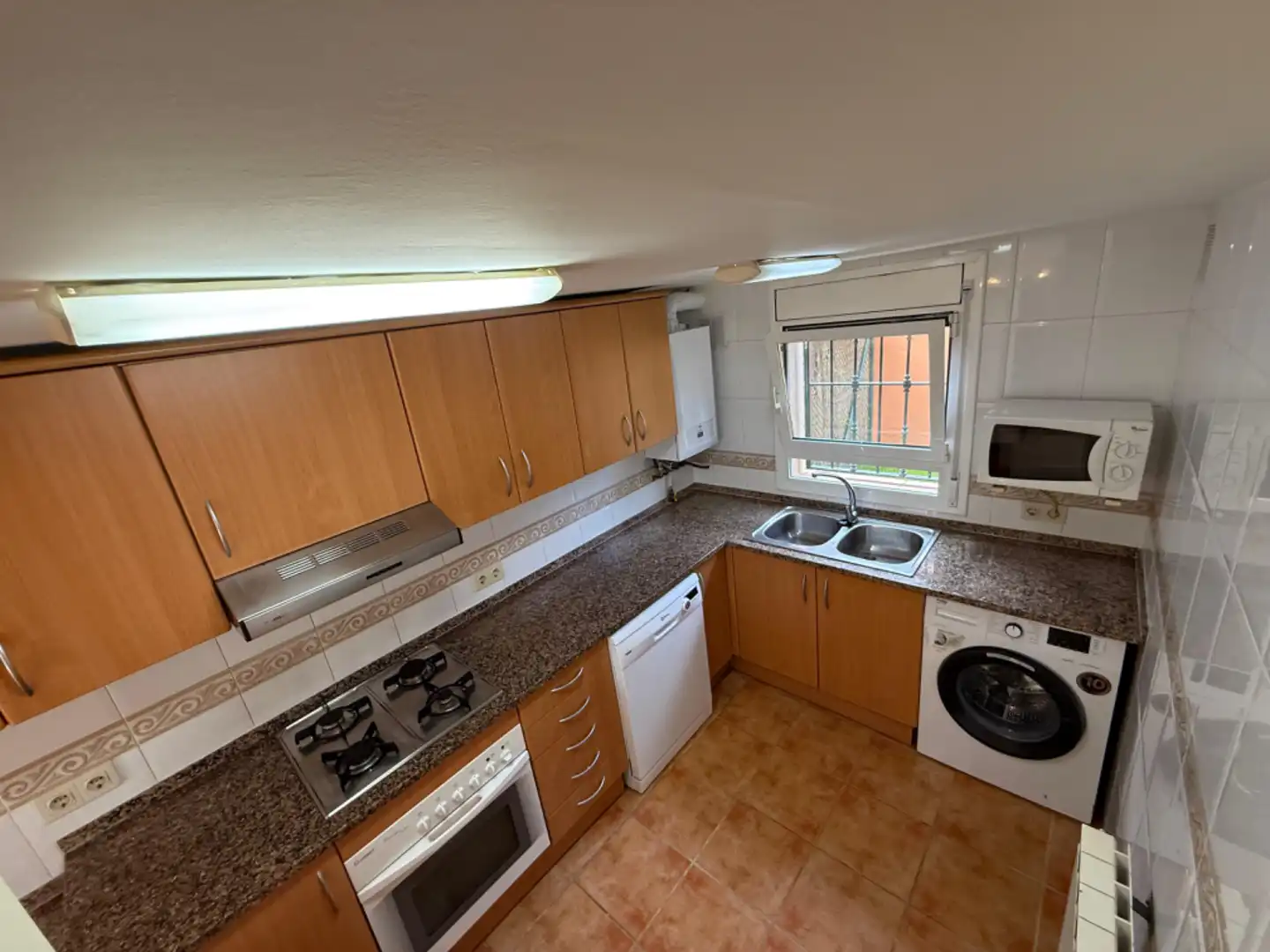 Cocina de Casa adosada en venta en Sant Feliu de Guíxols con Jardín privado, Terraza y Balcón