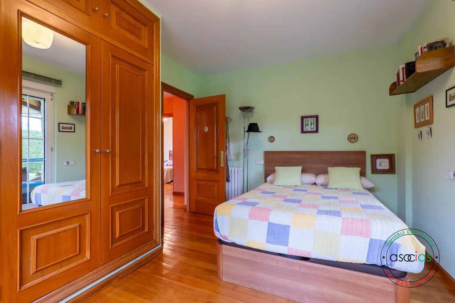 Dormitori de Casa o xalet en venda en Navia amb Calefacció i Terrassa