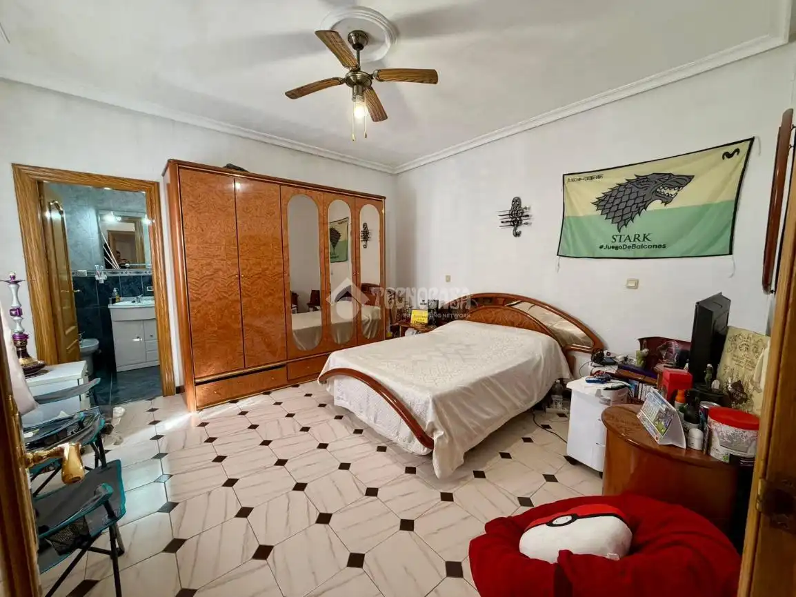 Schlafzimmer von Wohnung zum Verkauf in Úbeda mit Klimaanlage, Heizung und Balkon