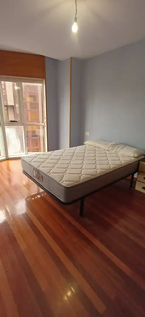 Habitación de Piso de alquiler en Santiago de Compostela  con Calefacción, Jardín privado y Trastero