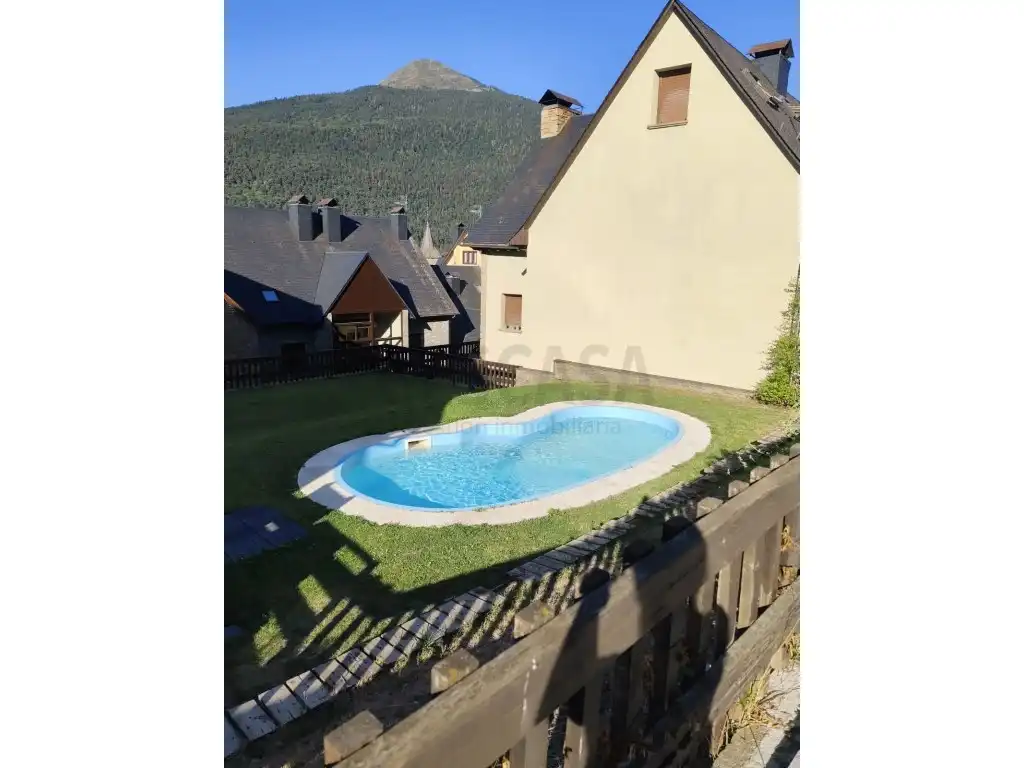 Piscina de Pis en venda en Vielha e Mijaran amb Terrassa