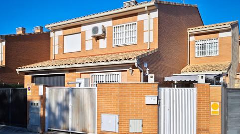 Foto 3 de Casa adosada en venta en Calle José Saramago, Casarrubuelos, Madrid