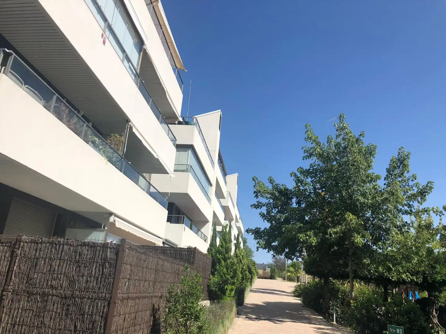 Vista exterior de Apartamento de alquiler en Las Rozas de Madrid con Aire acondicionado, Calefacción y Terraza