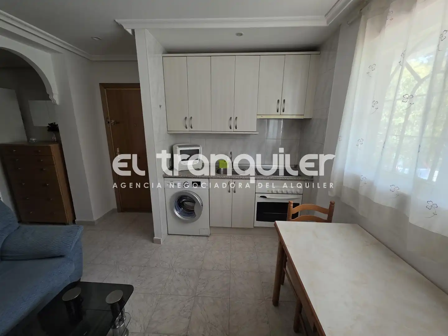 Flat for rent in Calle Escalona, Aluche