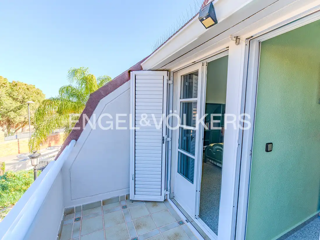 Balcony of Houses for sale in San Vicente del Raspeig / Sant Vicent del Raspeig  with Air Conditioner, Heating and Private garden