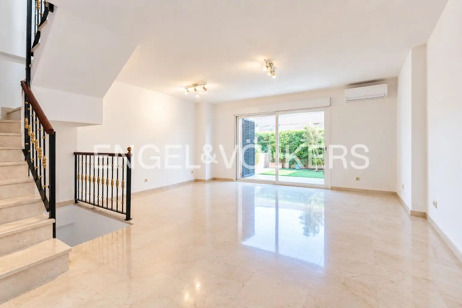 Adosado con terraza en venta en Los Arroyos, imagen 3