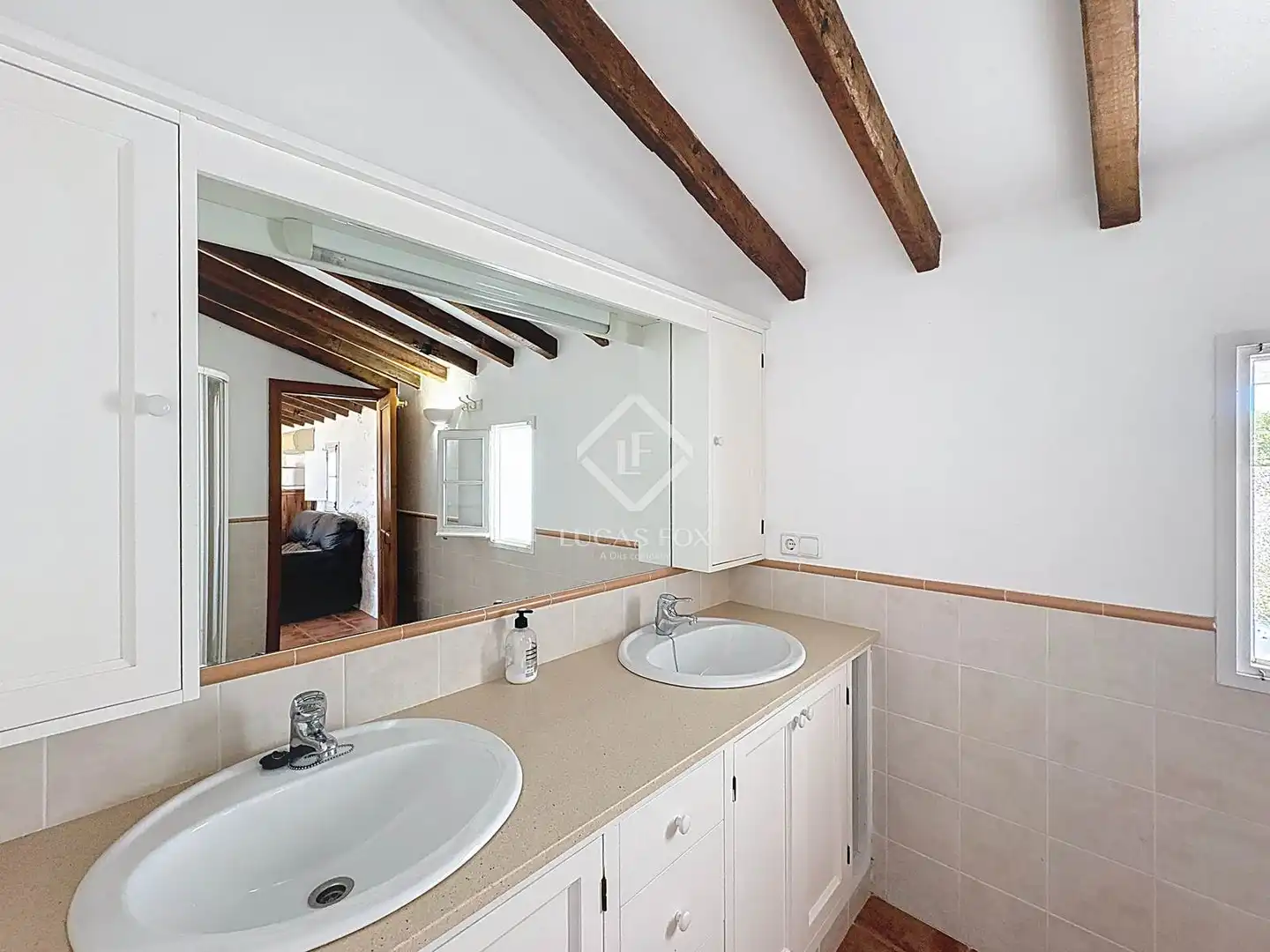 Baño de Finca rústica en venta en Es Castell con Aire acondicionado, Calefacción y Jardín privado